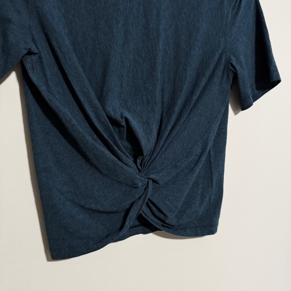 Lululemon - Dark Blue Twist Front Crop Tee - Picture 2 of 4